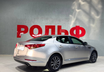 Подержанный автомобиль Kia Optima Sedan 2011 года (4 фото)