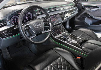 Подержанный автомобиль Audi A8 2019 года (16 фото)