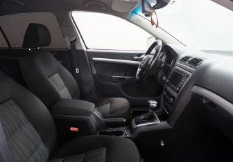 Подержанный автомобиль Skoda Octavia Liftback 2011 года (9 фото)