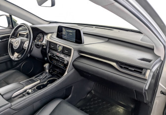 Подержанный автомобиль Lexus RX 2019 года (11 фото)