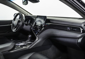 Подержанный автомобиль Toyota Camry Sedan 2022 года (9 фото)