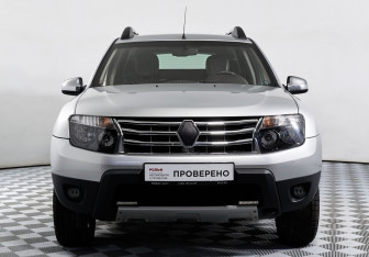 Подержанный автомобиль Renault Duster 2012 года (2 фото)