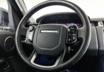 Подержанный автомобиль Land Rover Range Rover Sport 2018 года (14 фото)