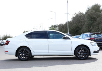 Подержанный автомобиль Skoda Octavia Liftback 2017 года (4 фото)