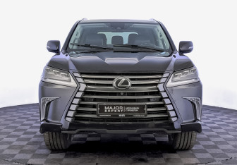 Подержанный автомобиль Lexus LX 2018 года (2 фото)