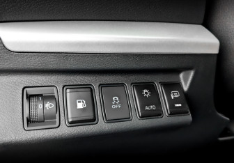 Подержанный автомобиль DongFeng DF6 2022 года (28 фото)