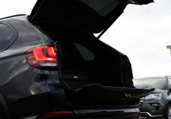 Подержанный автомобиль BMW X5 2013 года (31 фото)