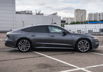 Подержанный автомобиль Audi A7 2021 года (4 фото)