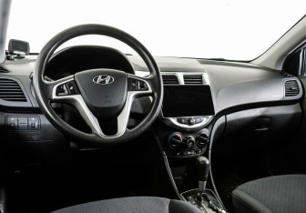 Подержанный автомобиль Hyundai Solaris Hatchback 2014 года (7 фото)