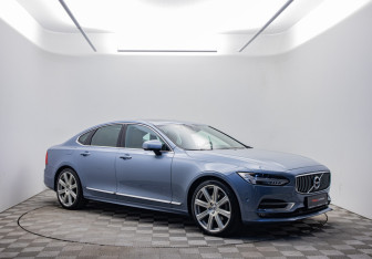 Подержанный автомобиль Volvo S90 2019 года (3 фото)
