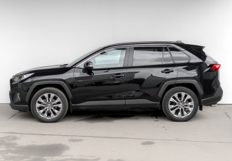 Подержанный автомобиль Toyota RAV4 2020 года (8 фото)