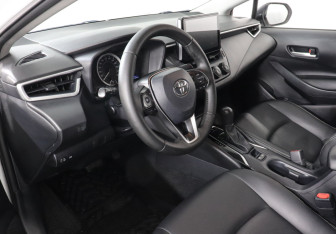 Подержанный автомобиль Toyota Corolla Sedan 2020 года (9 фото)