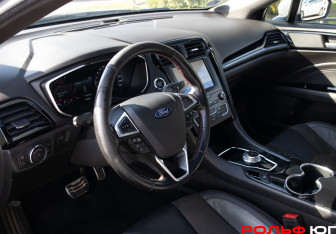 Подержанный автомобиль Ford Mondeo Wagon 2019 года (10 фото)