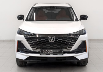 Подержанный автомобиль Changan CS55PLUS 2023 года (2 фото)