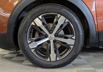 Подержанный автомобиль Peugeot 3008 2019 года (18 фото)