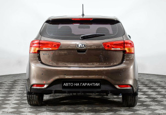 Подержанный автомобиль Kia Rio Hatchback 2015 года (4 фото)