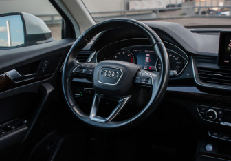 Подержанный автомобиль Audi Q5 2019 года (14 фото)