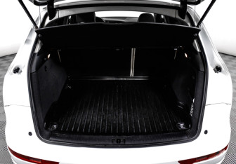 Подержанный автомобиль Audi Q5 2012 года (22 фото)