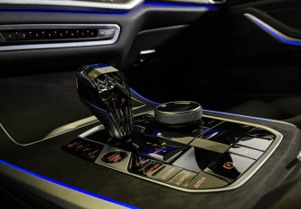 Подержанный автомобиль BMW X5 2021 года (22 фото)