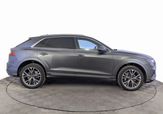 Подержанный автомобиль Audi Q8 2021 года (4 фото)