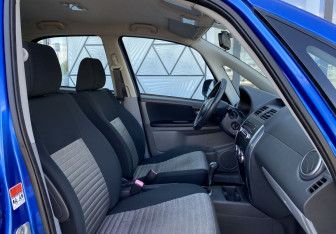 Подержанный автомобиль Suzuki SX4 Hatchback 2009 года (22 фото)