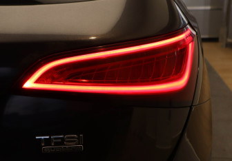 Подержанный автомобиль Audi Q5 2015 года (24 фото)