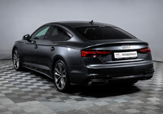 Подержанный автомобиль Audi A5 Liftback 2022 года (7 фото)