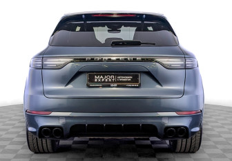 Подержанный автомобиль Porsche Cayenne 2019 года (6 фото)