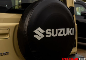 Подержанный автомобиль Suzuki Jimny 2020 года (25 фото)