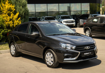 Подержанный автомобиль LADA (ВАЗ) Vesta Sedan 2016 года (2 фото)