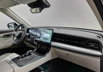 Новый GAC GS8 2025 (9 фото)