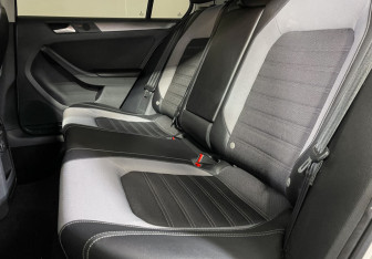 Подержанный автомобиль Volkswagen Jetta Sedan 2013 года (10 фото)