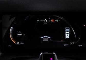 Подержанный автомобиль Zeekr 009 2023 года (16 фото)