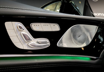 Подержанный автомобиль Mercedes-Benz AMG GT Liftback 2021 года (21 фото)