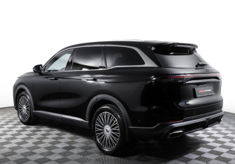 Подержанный автомобиль Chery Tiggo 9 2024 года (7 фото)