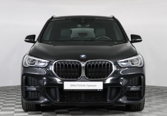 Подержанный автомобиль BMW X1 2022 года (3 фото)