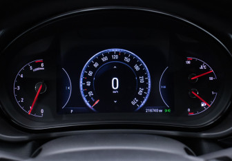 Подержанный автомобиль Opel Insignia Sedan 2014 года (12 фото)