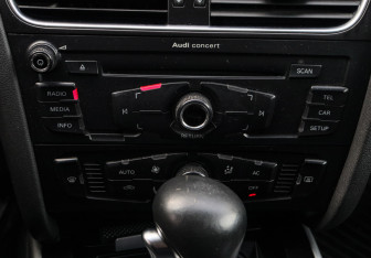 Подержанный автомобиль Audi A4 Sedan 2009 года (17 фото)