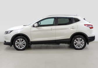 Подержанный автомобиль Nissan Qashqai 2014 года (8 фото)