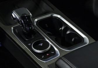 Подержанный автомобиль Jaecoo J7 2024 года (18 фото)