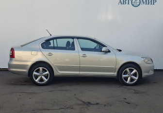 Подержанный автомобиль Skoda Octavia Liftback 2012 года (4 фото)