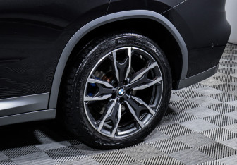 Подержанный автомобиль BMW X4 2019 года (15 фото)