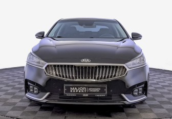 Подержанный автомобиль Kia K7 2019 года (2 фото)