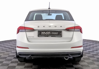 Подержанный автомобиль Skoda Rapid Liftback 2021 года (6 фото)