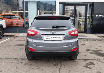 Подержанный автомобиль Hyundai ix35 2015 года (6 фото)