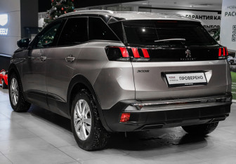 Подержанный автомобиль Peugeot 3008 2019 года (6 фото)