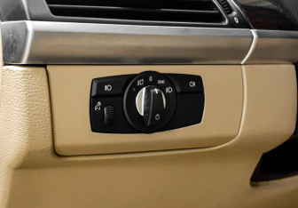 Подержанный автомобиль BMW X6 2014 года (21 фото)