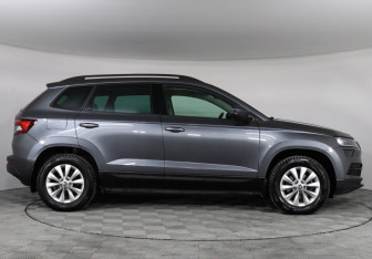 Подержанный автомобиль Skoda Karoq 2020 года (4 фото)