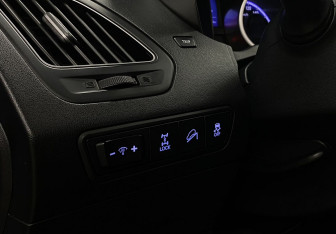 Подержанный автомобиль Hyundai ix35 2011 года (18 фото)