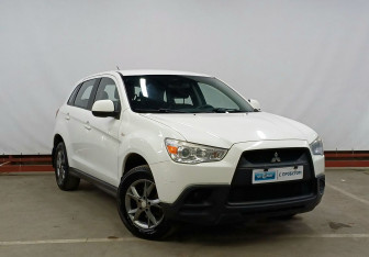 Подержанный автомобиль Mitsubishi ASX 2012 года (3 фото)